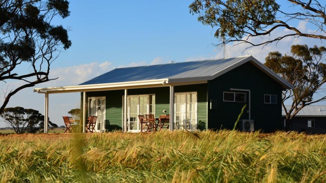 Mary'S Farm Cottages Kukerin Exterior photo