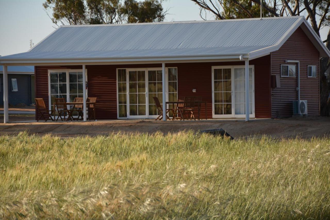 Mary'S Farm Cottages Kukerin Exterior photo